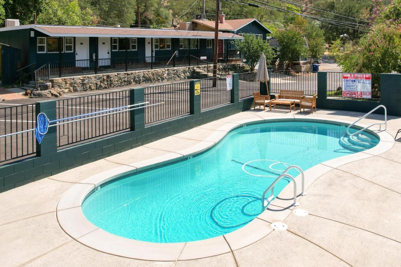 The Belle Sequoia Motel Rm9 Трі-Риверс Екстер'єр фото